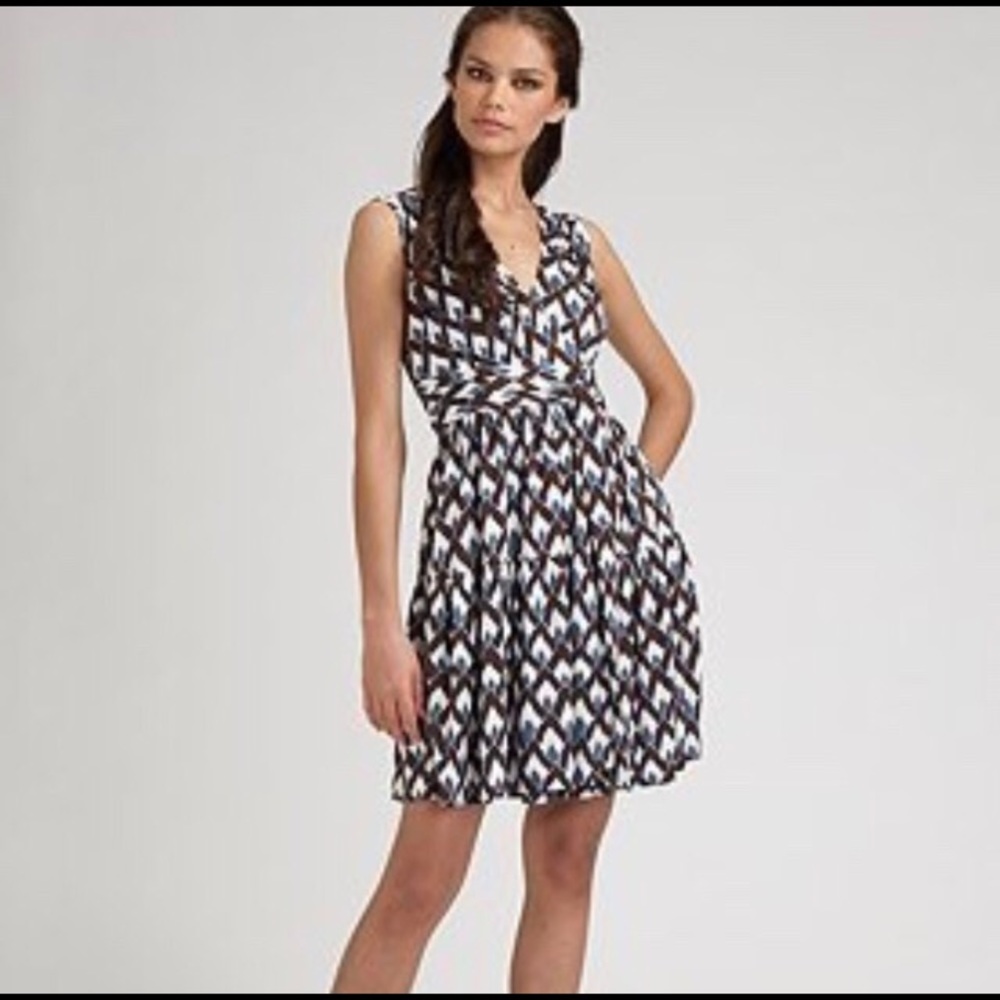 Diane Von Furstenberg Macie Wrap Dress Sz 2 100% Silk Blue Geometric Snake Print